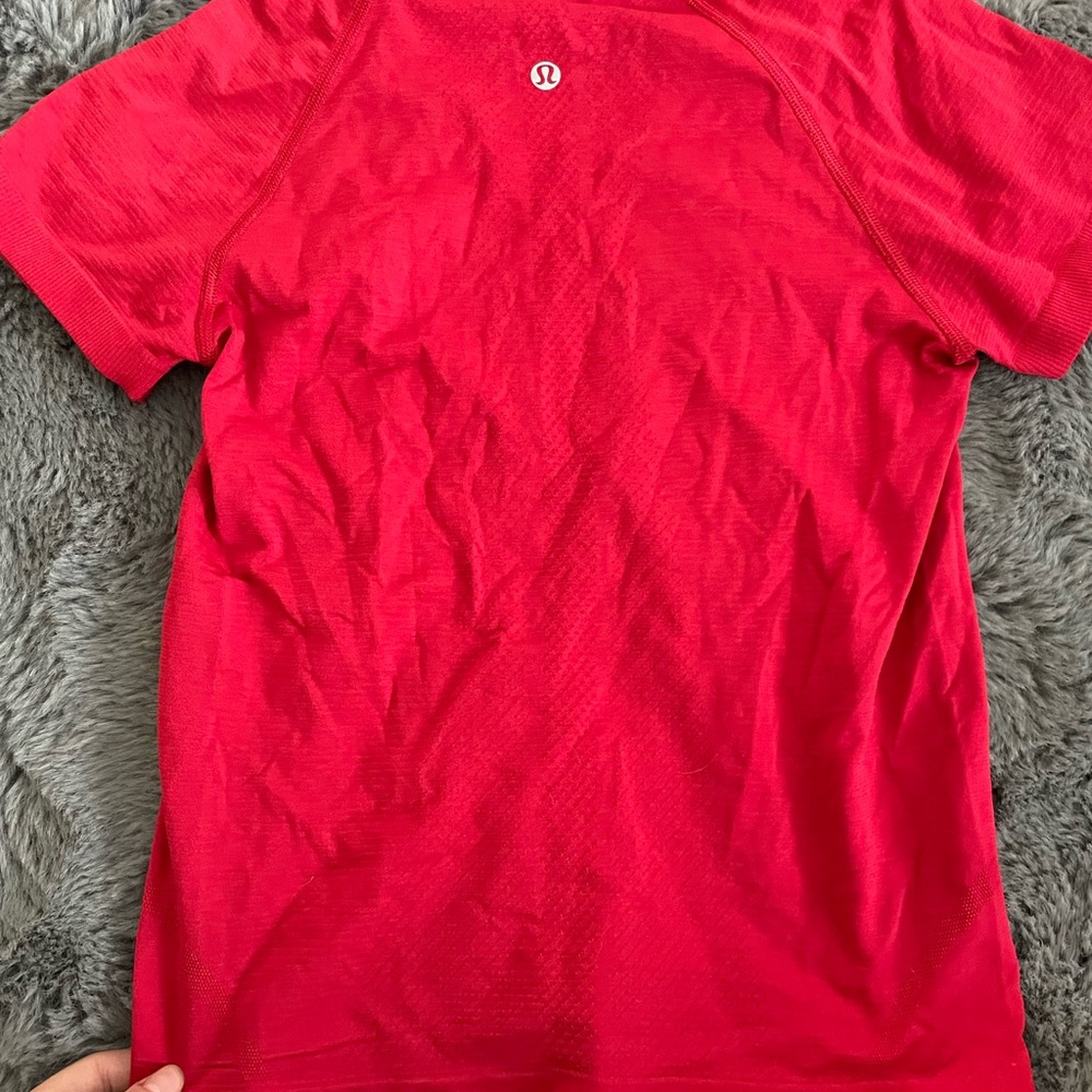 Lululemon cropped tee